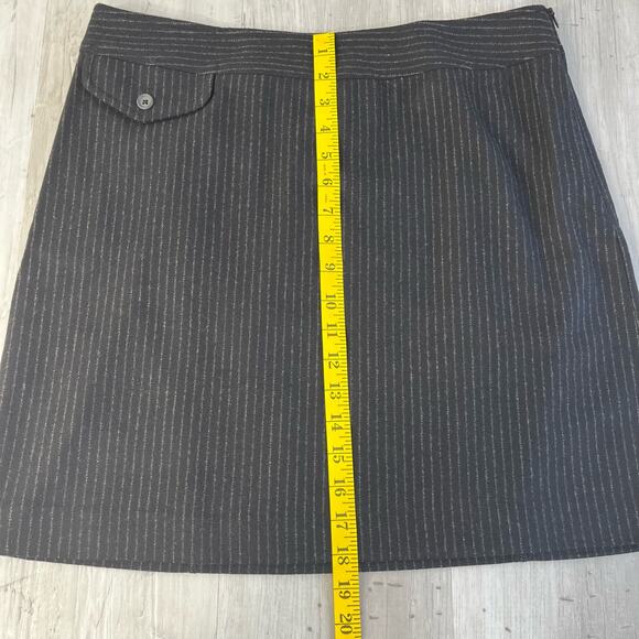 Banana Republic Wool Blend Black w/ Gray Pinstripe Short Pencil Skirt 10 - Picture 10 of 12